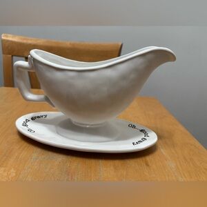 Mud pie “oh good gravy” gravy boat